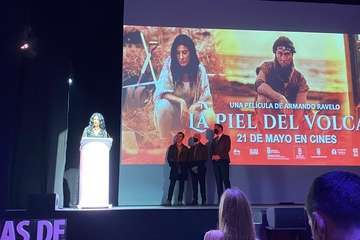 Telde arropa  el preestreno de 'La piel del volcán'/C7 y TA.