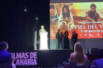 Telde arropa  el preestreno de 'La piel del volcán'/C7 y TA.
