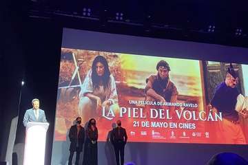 Telde arropa  el preestreno de 'La piel del volcán'/C7 y TA.