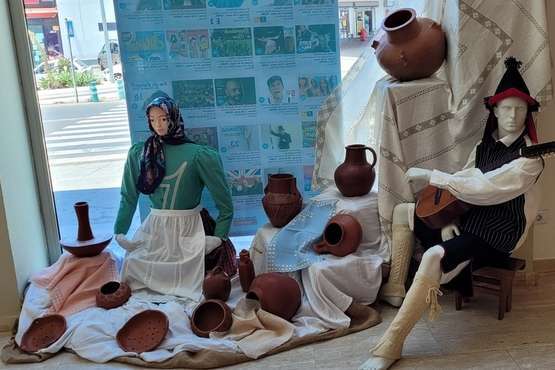  Artesanía y vestimenta tradicional canaria en el Teatro de Telde/Jesús Ruiz Mesa.