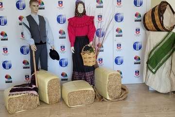  Artesanía y vestimenta tradicional canaria en el Teatro de Telde/Jesús Ruiz Mesa.
