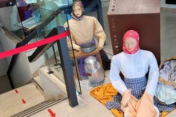  Artesanía y vestimenta tradicional canaria en el Teatro de Telde/Jesús Ruiz Mesa.