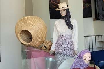  Artesanía y vestimenta tradicional canaria en el Teatro de Telde/Jesús Ruiz Mesa.