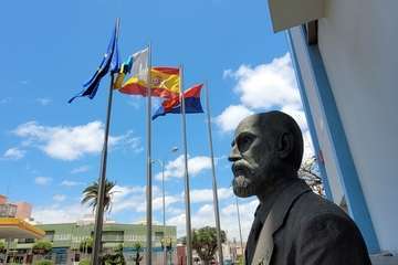  Artesanía y vestimenta tradicional canaria en el Teatro de Telde/Jesús Ruiz Mesa.