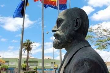  Artesanía y vestimenta tradicional canaria en el Teatro de Telde/Jesús Ruiz Mesa.