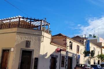 Conferencia de Juan Ismael Santana sobre el ingeniero Juan de León y Castillo/Antonio Alí y Jesús Ruiz Mesa.