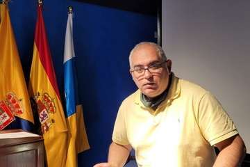 Conferencia de Juan Ismael Santana sobre el ingeniero Juan de León y Castillo/Antonio Alí y Jesús Ruiz Mesa.