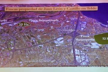 Conferencia de Juan Ismael Santana sobre el ingeniero Juan de León y Castillo/Antonio Alí y Jesús Ruiz Mesa.