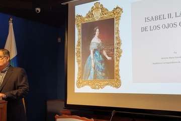 Conferencia del cronista oficial de Telde sobre la reina Isabel II/Jesús Ruiz Mesa.