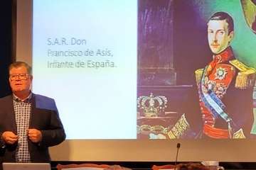 Conferencia del cronista oficial de Telde sobre la reina Isabel II/Jesús Ruiz Mesa.