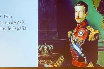 Conferencia del cronista oficial de Telde sobre la reina Isabel II/Jesús Ruiz Mesa.