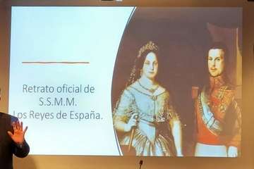Conferencia del cronista oficial de Telde sobre la reina Isabel II/Jesús Ruiz Mesa.
