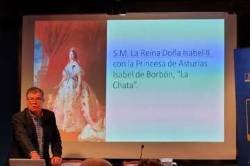 Conferencia del cronista oficial de Telde sobre la reina Isabel II/Jesús Ruiz Mesa.