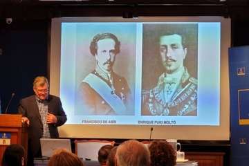 Conferencia del cronista oficial de Telde sobre la reina Isabel II/Jesús Ruiz Mesa.