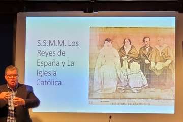Conferencia del cronista oficial de Telde sobre la reina Isabel II/Jesús Ruiz Mesa.