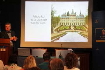 Conferencia del cronista oficial de Telde sobre la reina Isabel II/Jesús Ruiz Mesa.
