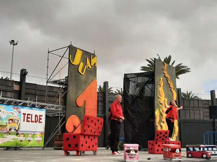 Momento del espectáculo musical de esta tarde en el anfiteatro del parque urbano de San Juan/TA.