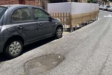 Los socavones veranean en Clavellinas/TA.