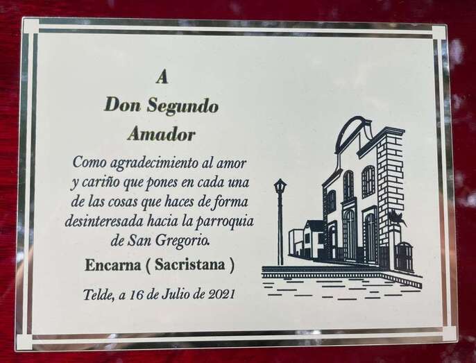 Placa entrega a Segundo Amador/TA.
