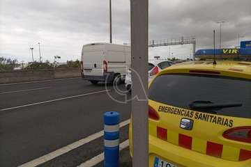 Un furgón se avería en el carril central de la GC-1 y origina colas kilométricas en dirección sur/TA.