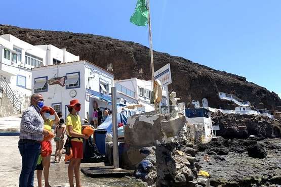 La bandera verde ondea por primera vez en Tufia, Aguadulce y Ojos de Garza/TA.