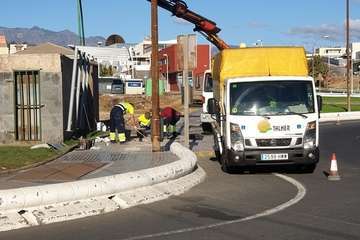 La AUTGC repone la marquesina de La Garita/TA.