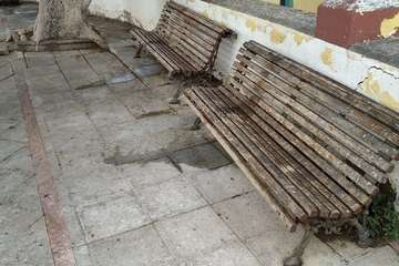 Limpieza de choque de la plaza de La Higuera Canaria, tras una denuncia vecinal/TA.