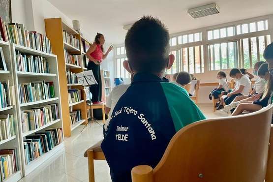 Sesión de cuentos en la Biblioteca Municipal de Jinámar/TA.