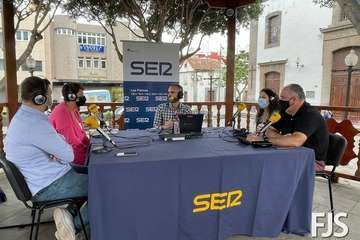 La Cadena SER cambia la hora en Telde/Francisco Javier Santana.