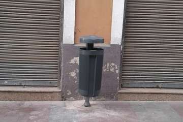  La zona comercial de Telde estrena papeleras/TA.