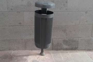  La zona comercial de Telde estrena papeleras/TA.