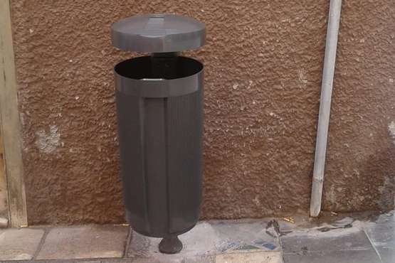  La zona comercial de Telde estrena papeleras/TA.