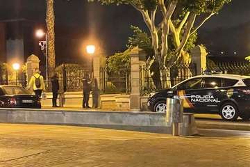 La Policía Nacional se moviliza para poner orden en el 'fumadero' de Arnao/TA.