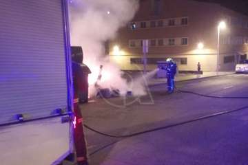 Quema intencionada de varios contenedores en distintos puntos de Telde/TA.