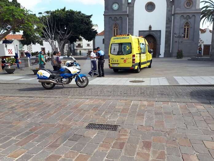 Imagen de archivo de una ambulancia del SUC en la plaza de San Juan/TA.