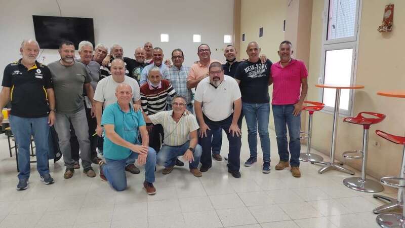 Los compañeros le tributaron una cariñosa despedida en el local social de Marpequeña/TA.