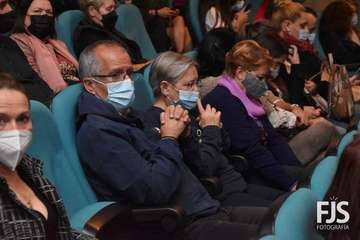 Representación en Telde la obra musical Tras la puerta violeta, ¿cruzamos?/Francisco Javier Santana.