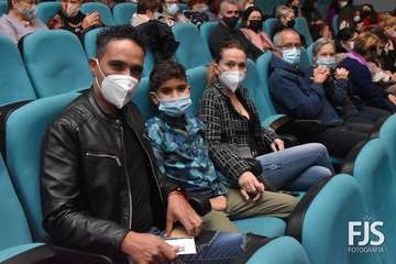 Representación en Telde la obra musical Tras la puerta violeta, ¿cruzamos?/Francisco Javier Santana.