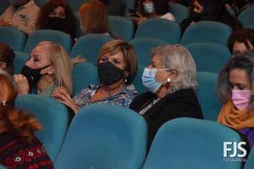 Representación en Telde la obra musical Tras la puerta violeta, ¿cruzamos?/Francisco Javier Santana.