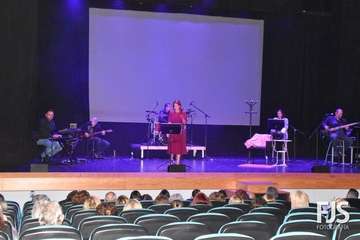 Representación en Telde la obra musical Tras la puerta violeta, ¿cruzamos?/Francisco Javier Santana.