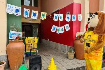 Partido de baloncesto en el CEIP San Juan para celebrar el Día de la Discapacidad/TA.
