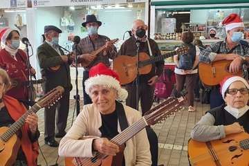 Concierto navideño de la Escuela Municipal de Folclore en el Mercado de Telde/Antonio Alí y TA.