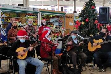 Concierto navideño de la Escuela Municipal de Folclore en el Mercado de Telde/Antonio Alí y TA.