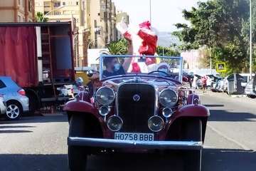  Papá Noel reparte alegría e ilusión en La Garita y Valle de Jinámar/TA.