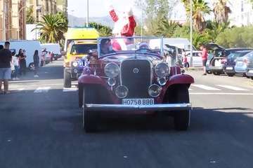  Papá Noel reparte alegría e ilusión en La Garita y Valle de Jinámar/TA.