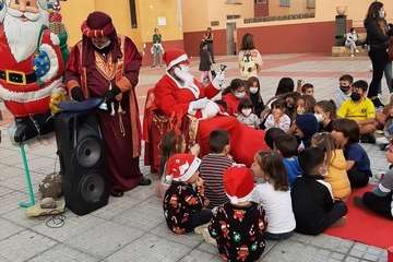  Papá Noel reparte alegría e ilusión en La Garita y Valle de Jinámar/TA.