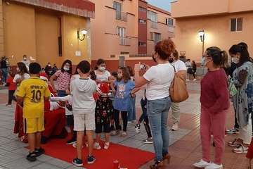  Papá Noel reparte alegría e ilusión en La Garita y Valle de Jinámar/TA.