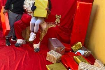  Papá Noel reparte alegría e ilusión en La Garita y Valle de Jinámar/TA.