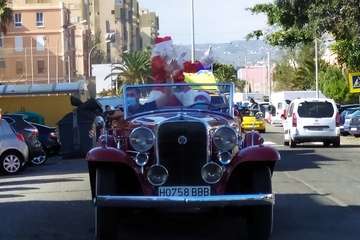  Papá Noel reparte alegría e ilusión en La Garita y Valle de Jinámar/TA.