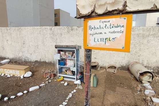 Rincón para la lectura en un solar de La Pardilla/TA.